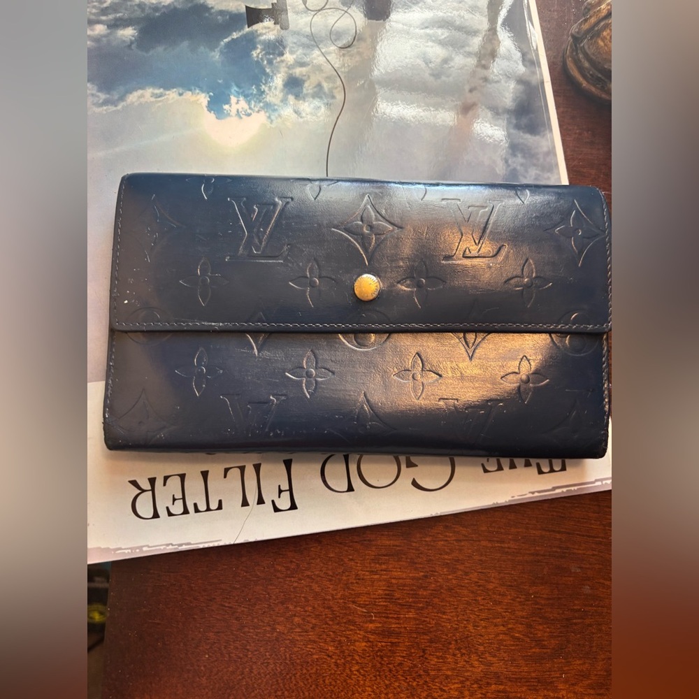 Pre owned Louis Vuitton Epi long Sarah wallet